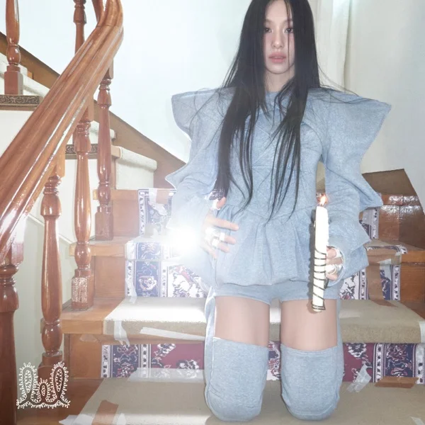 Трек CHAEYOUNG - 그림자놀이 (SHADOW PUPPETS) (2025)
